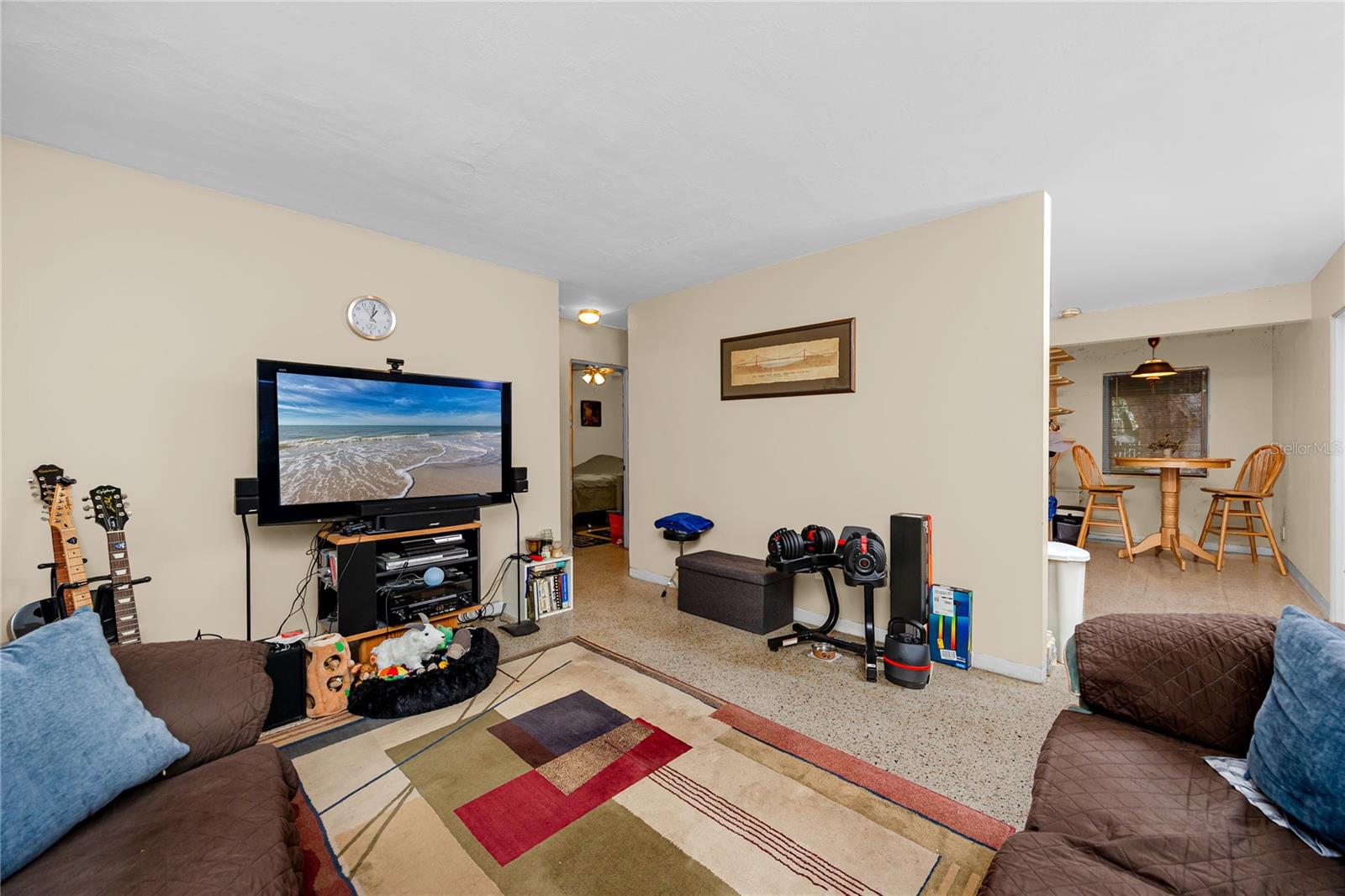 TB8531479 Property Photo