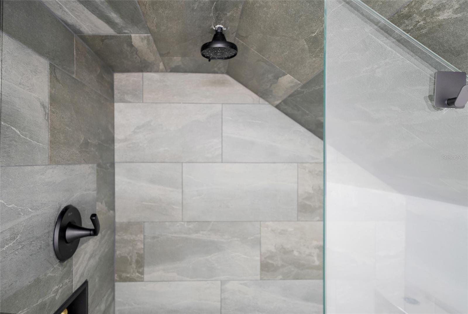 A4700840 Property Photo