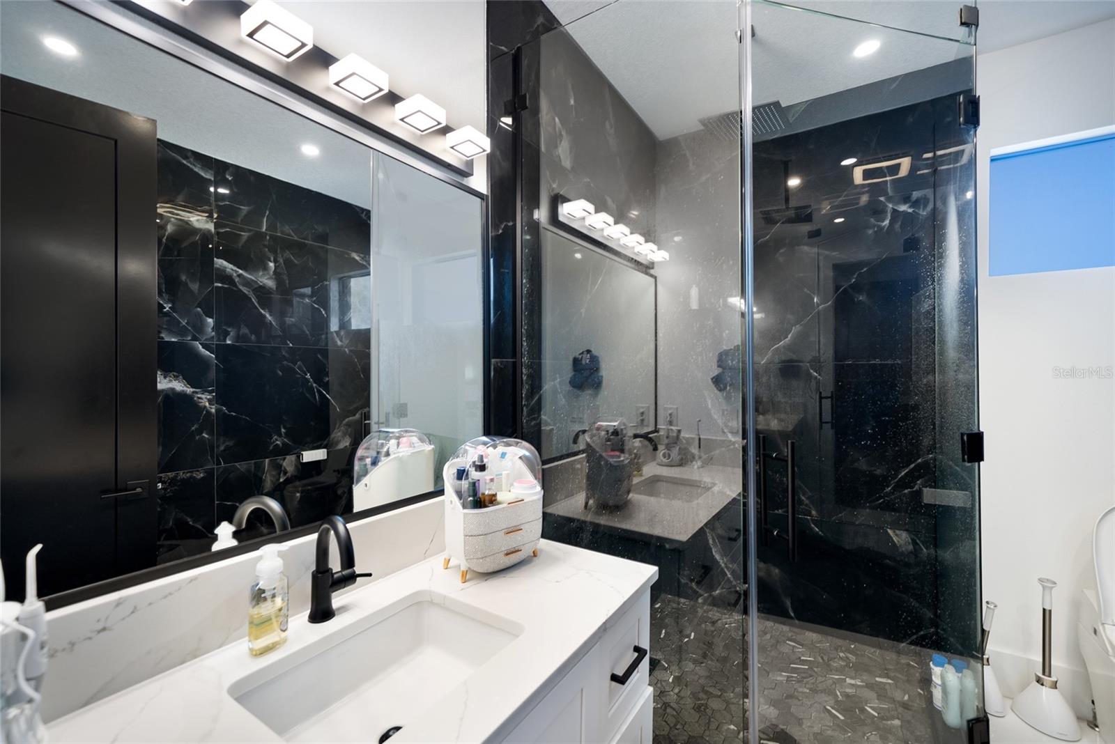 A4700840 Property Photo
