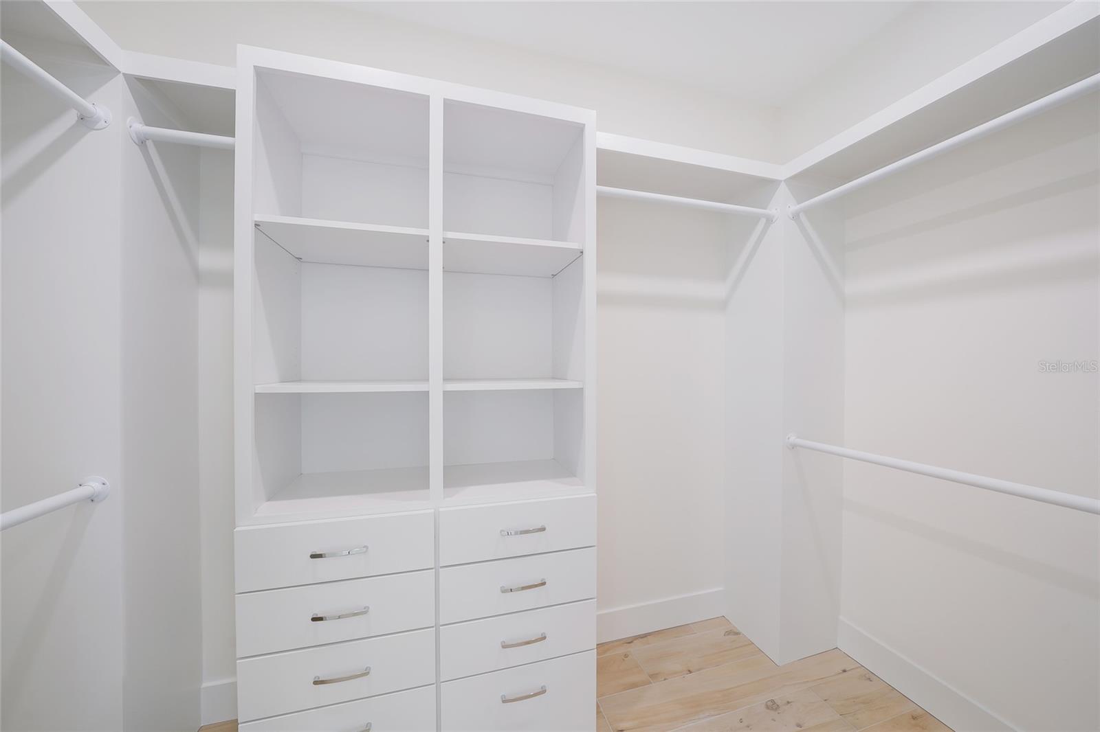 A4700901 Property Photo