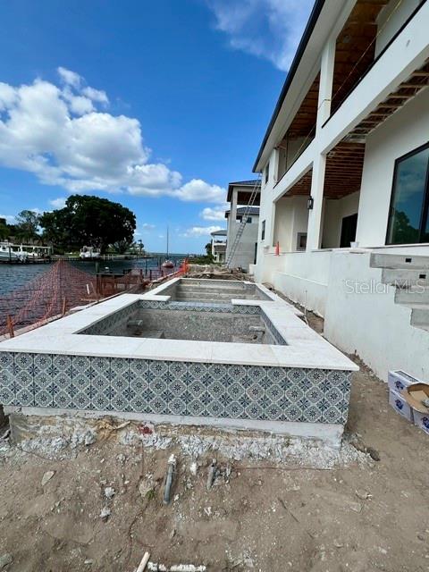 TB8533168 Property Photo