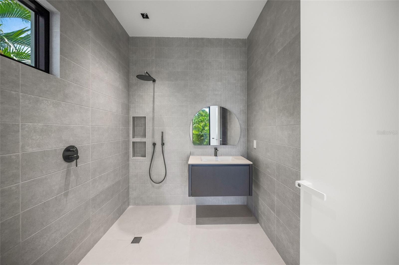 A4701346 Property Photo