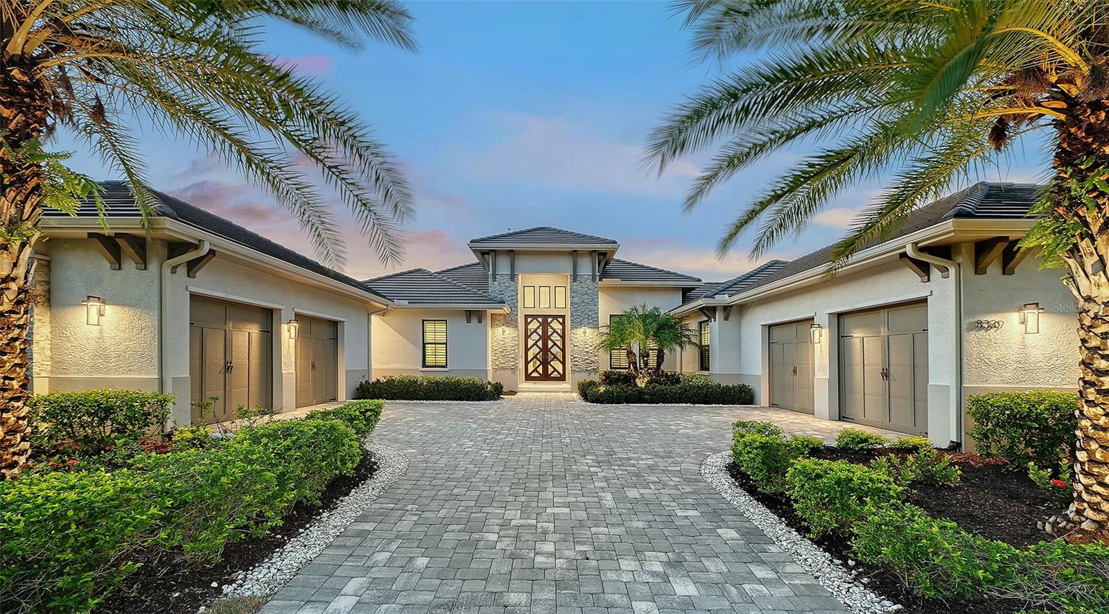 A4701403 Property Photo