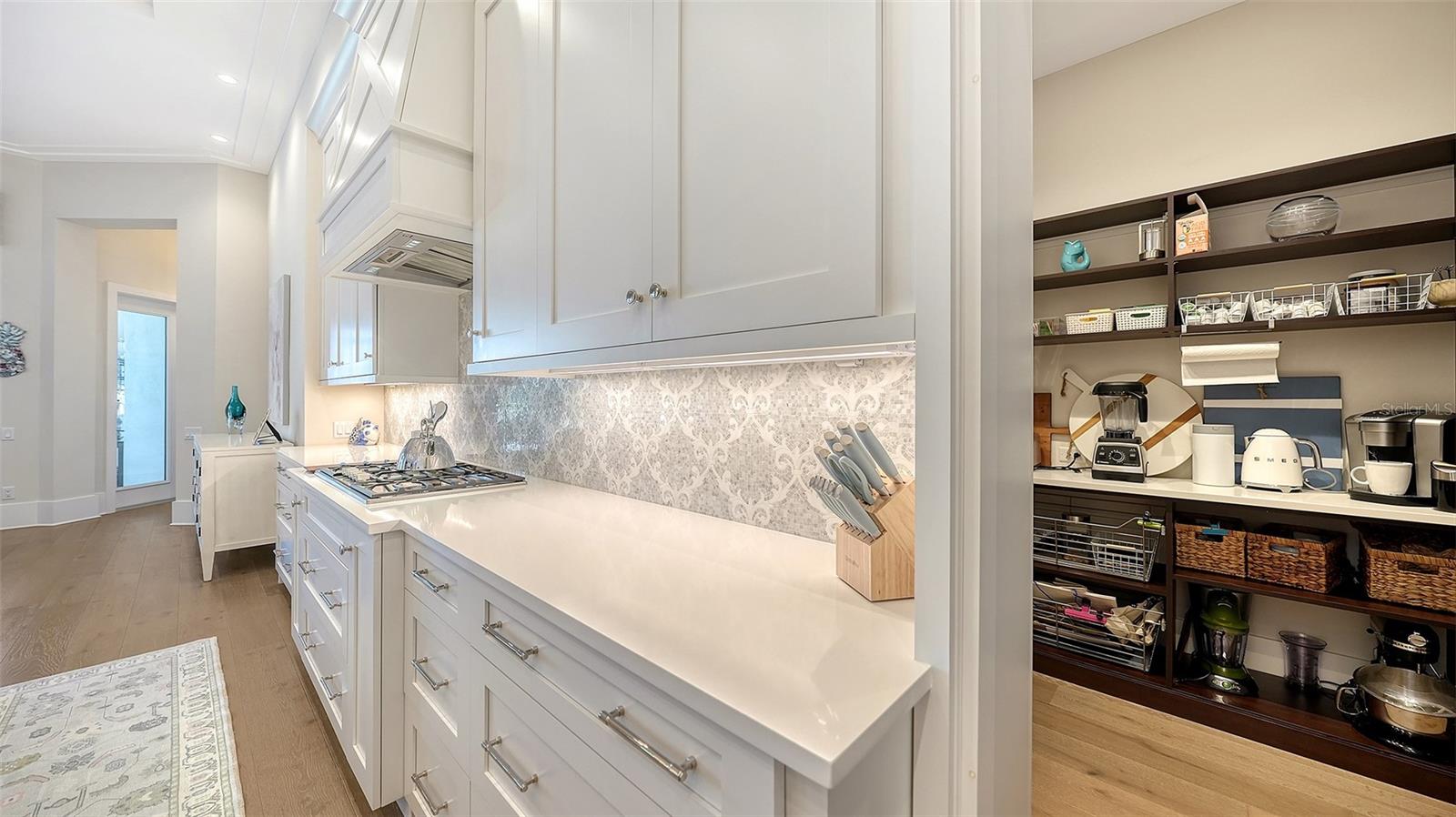 A4701403 Property Photo
