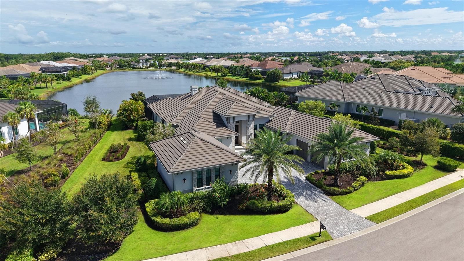 A4701403 Property Photo