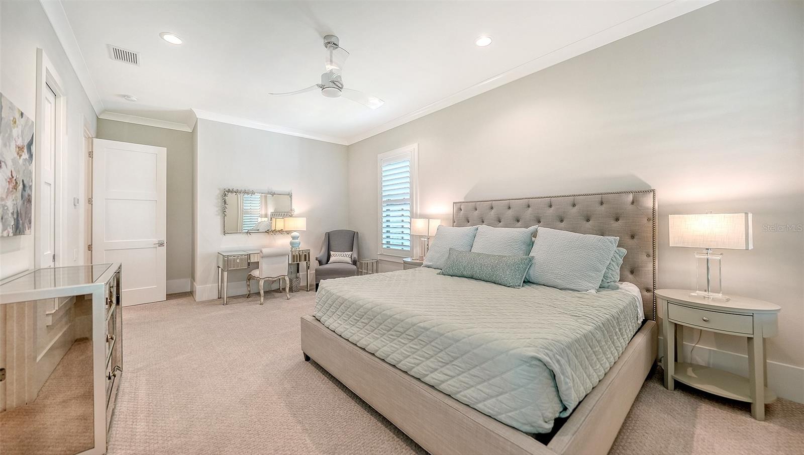A4701403 Property Photo
