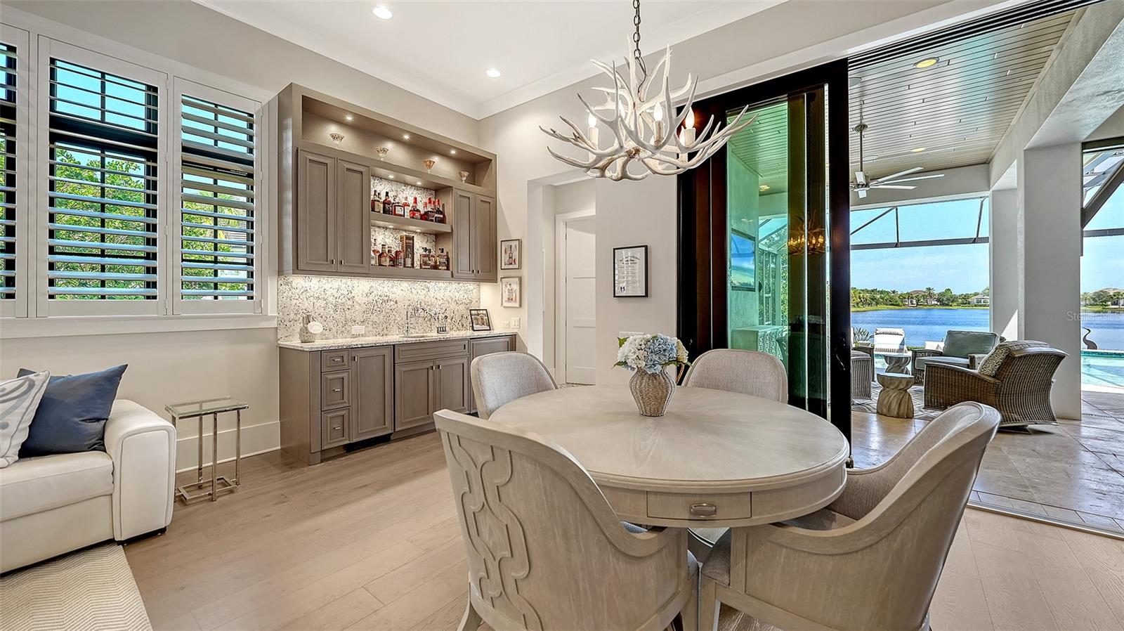A4701403 Property Photo