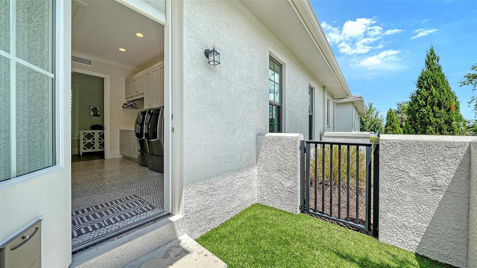 A4701403 Property Photo