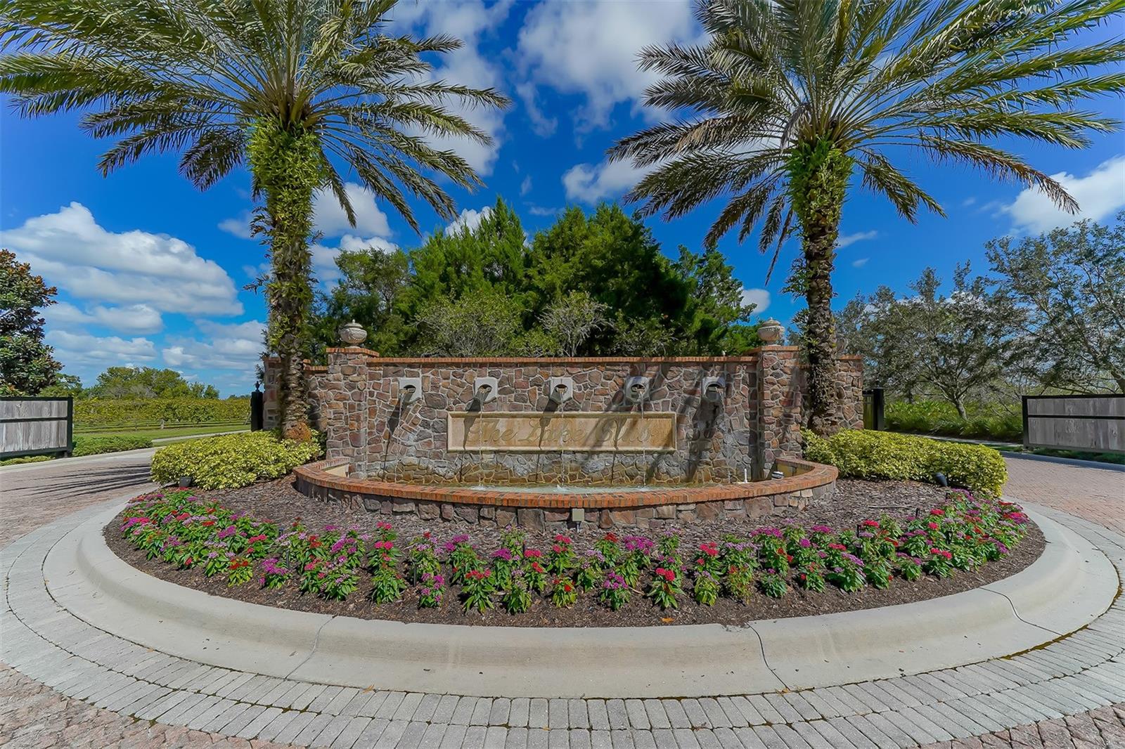 A4701403 Property Photo