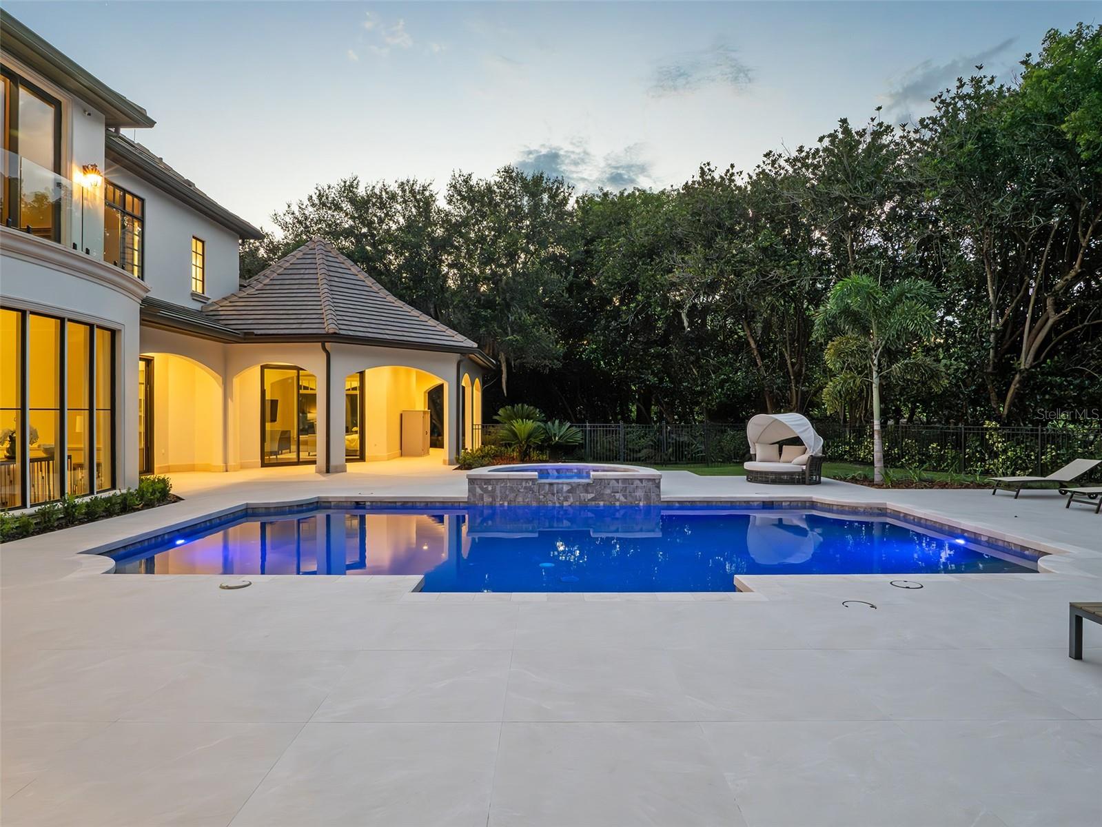 O6429164 Property Photo