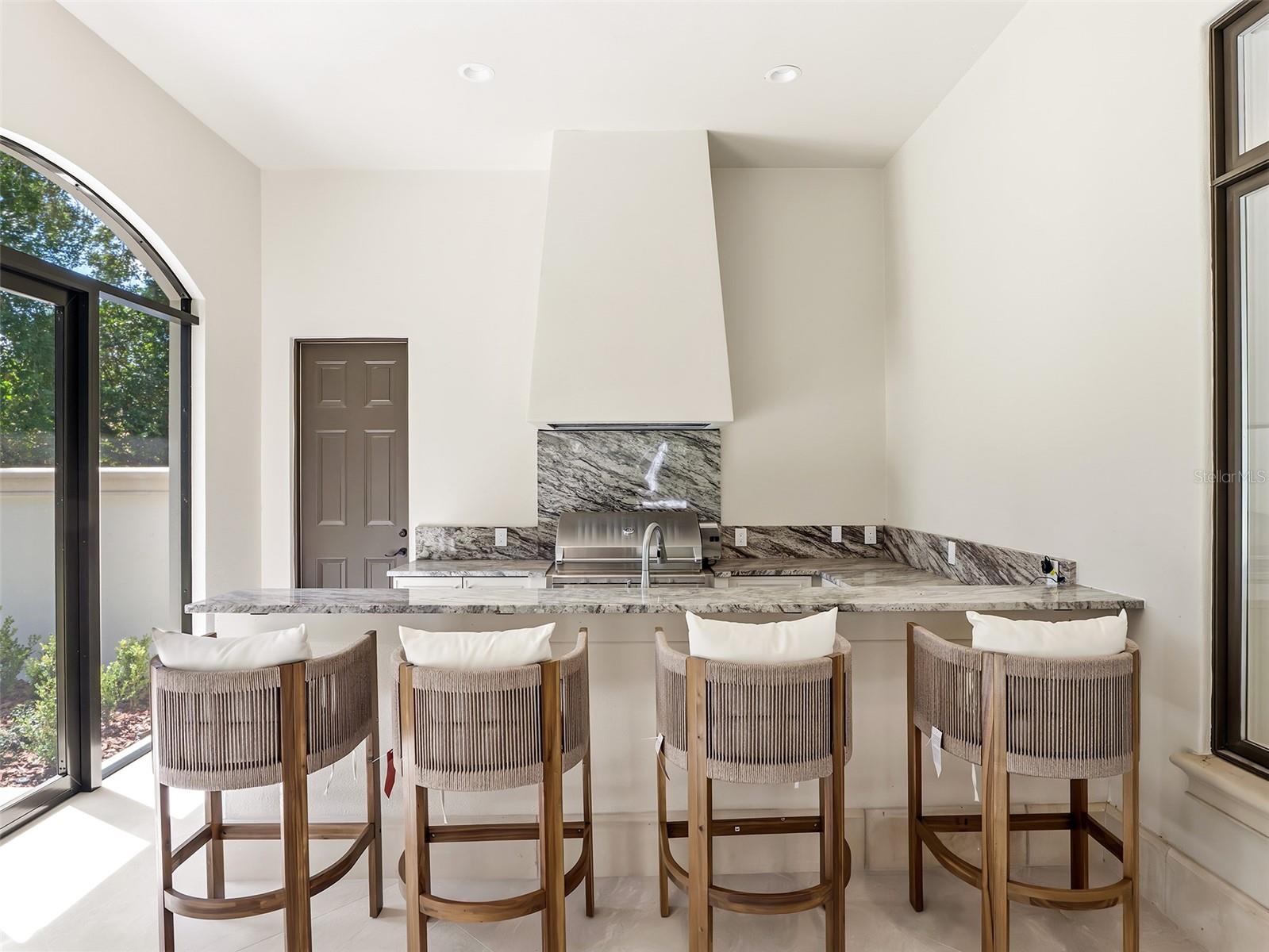 O6429164 Property Photo