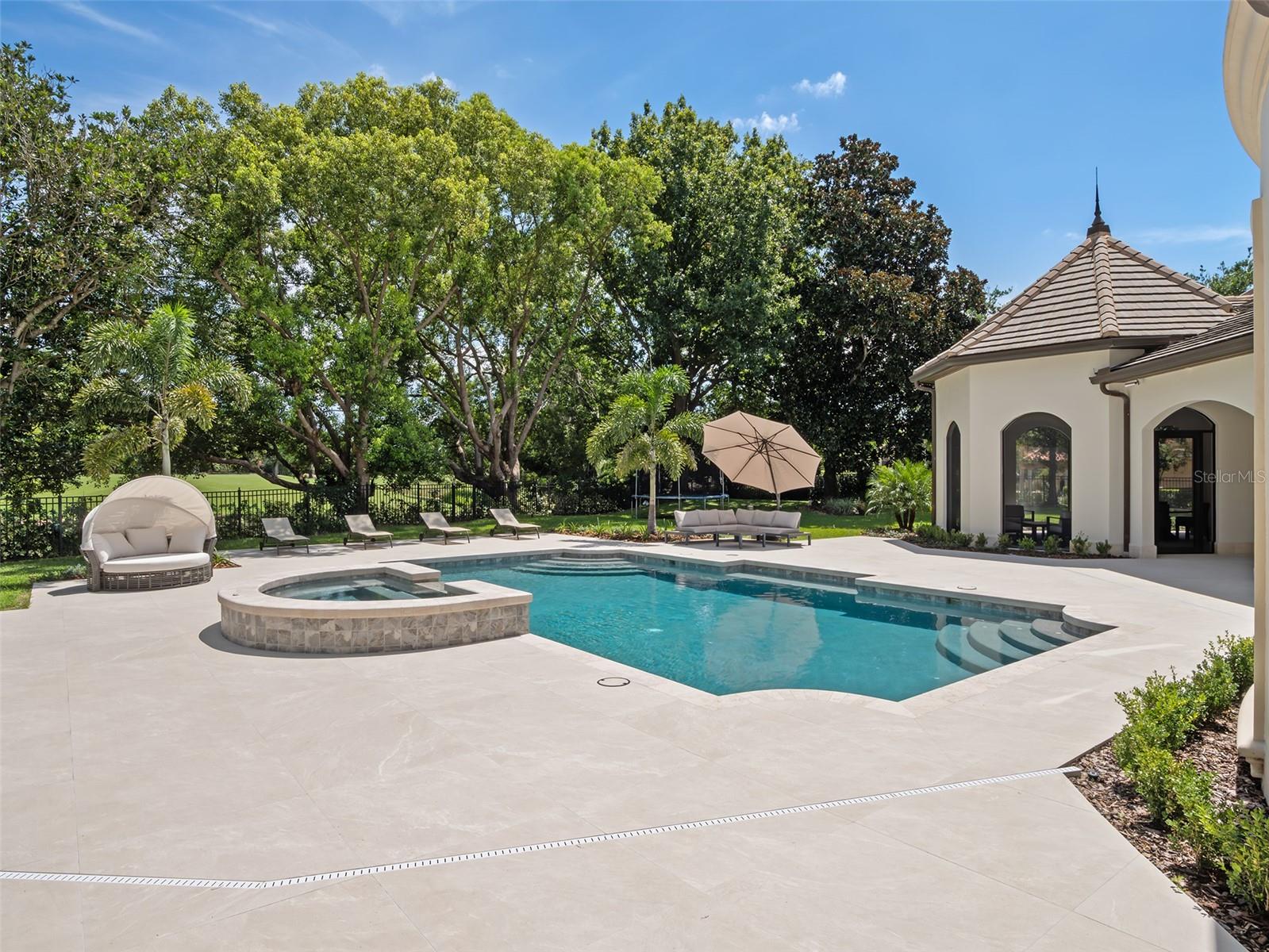 O6429164 Property Photo