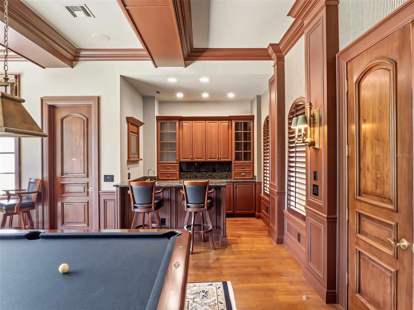 O6429164 Property Photo