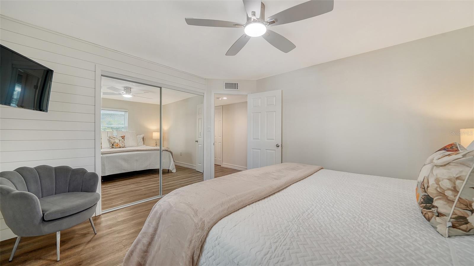 A4701480 Property Photo