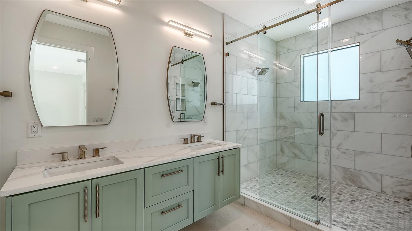 A4701487 Property Photo
