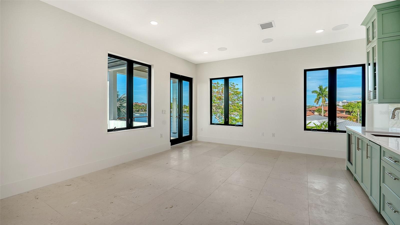 A4701487 Property Photo
