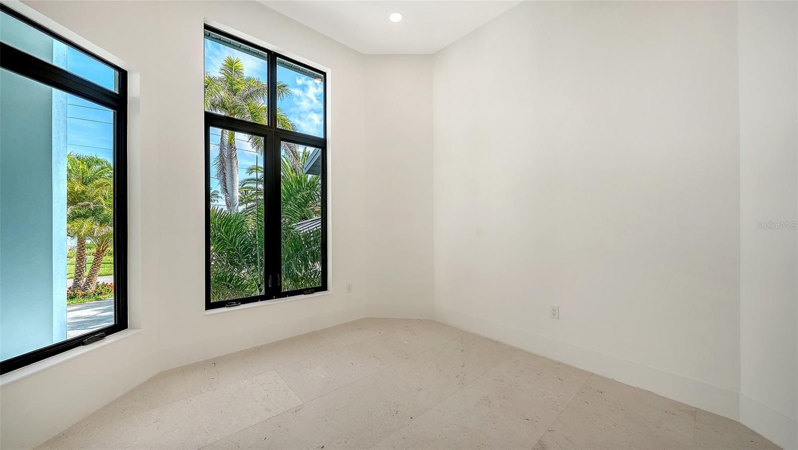 A4701487 Property Photo