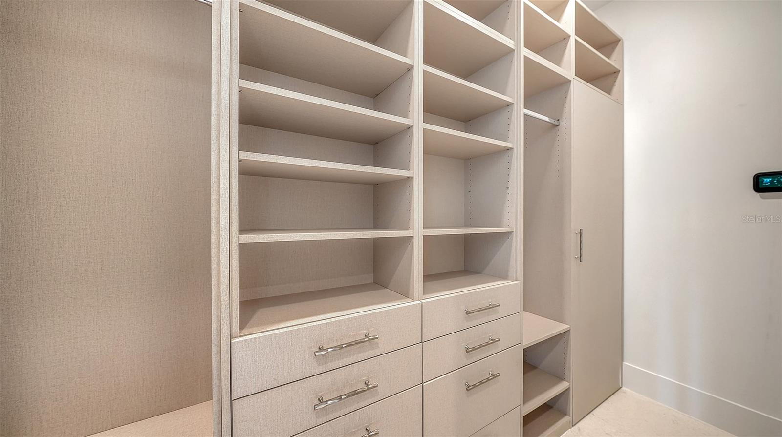 A4701487 Property Photo