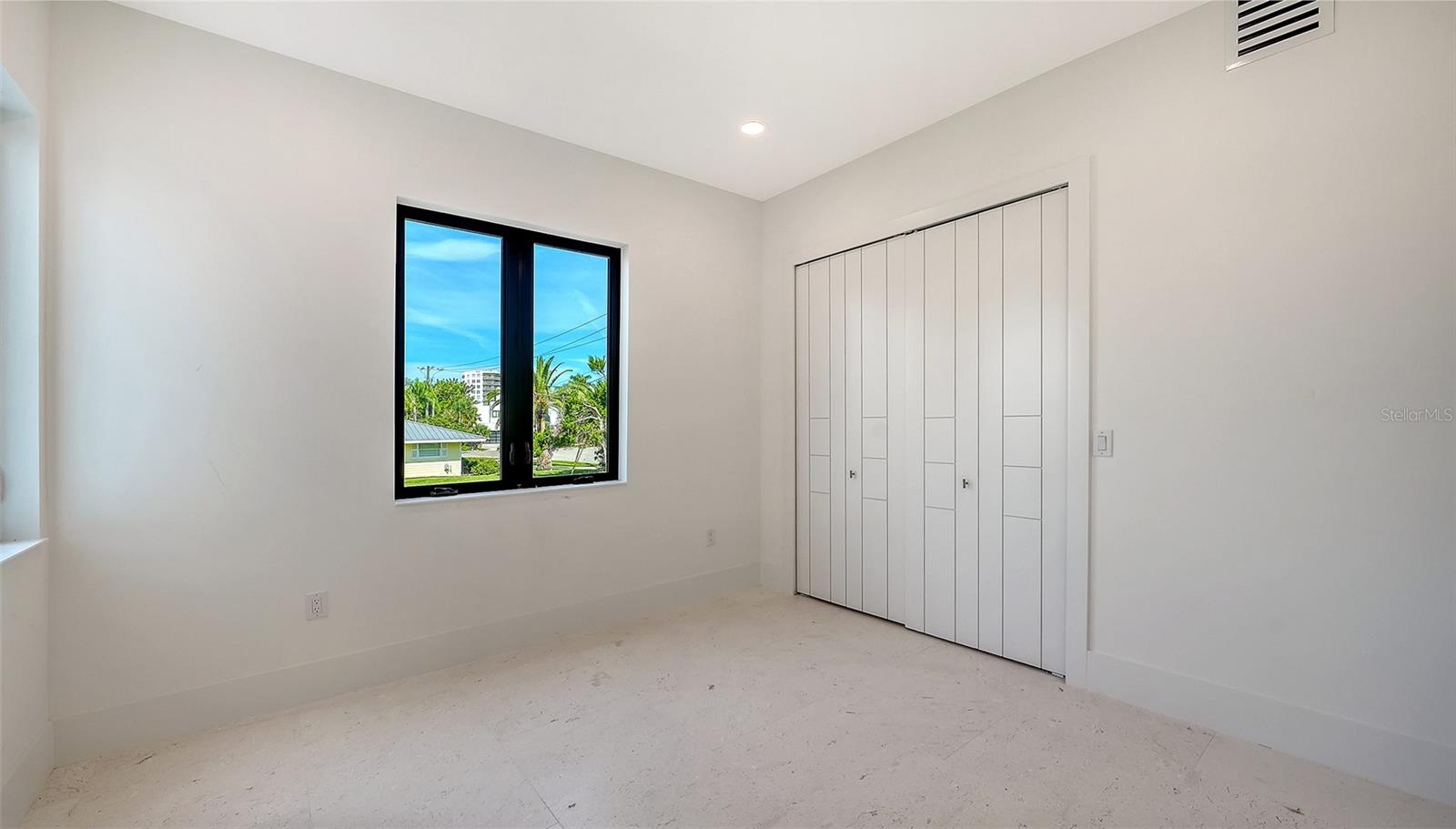 A4701487 Property Photo