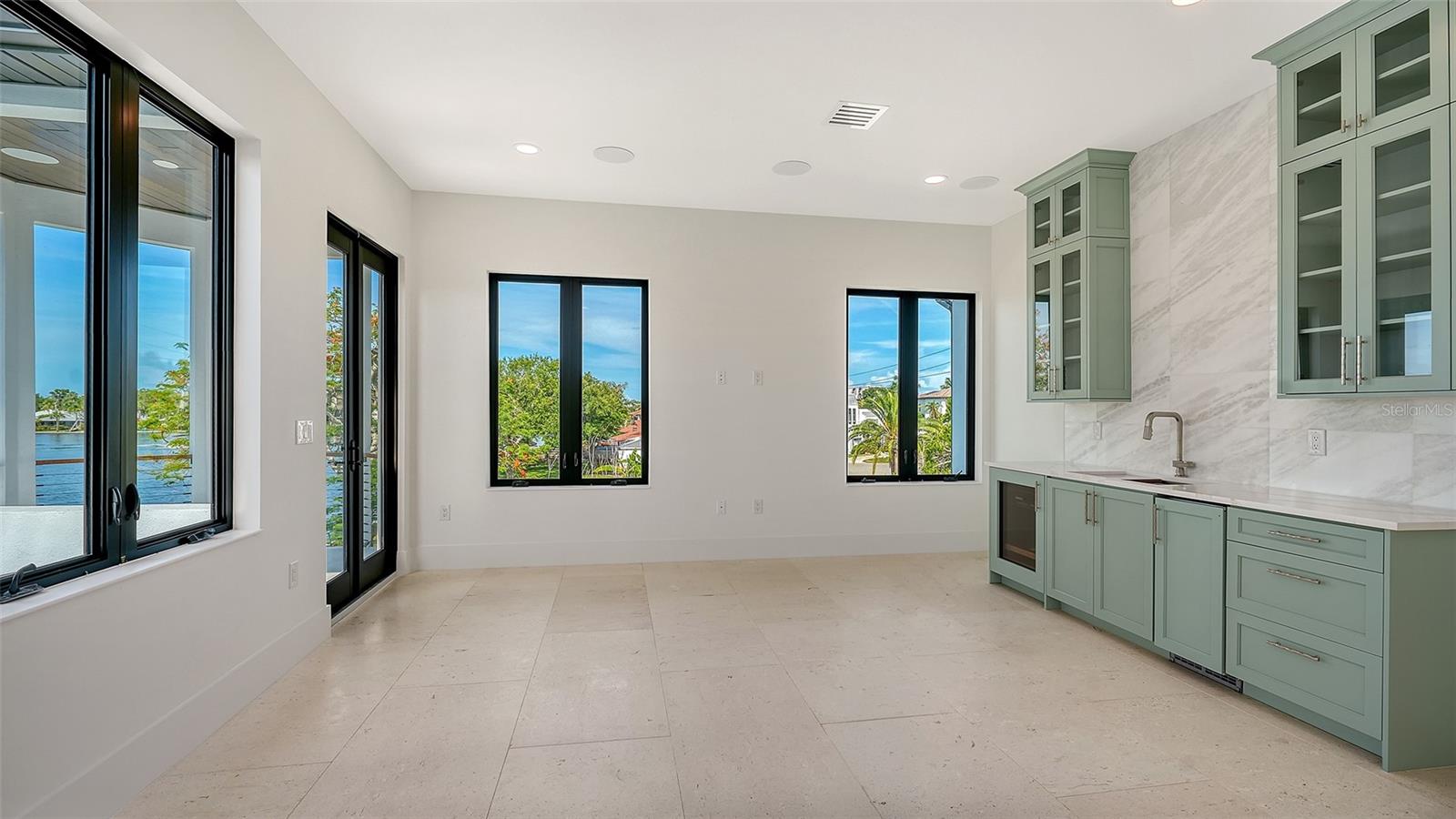 A4701487 Property Photo