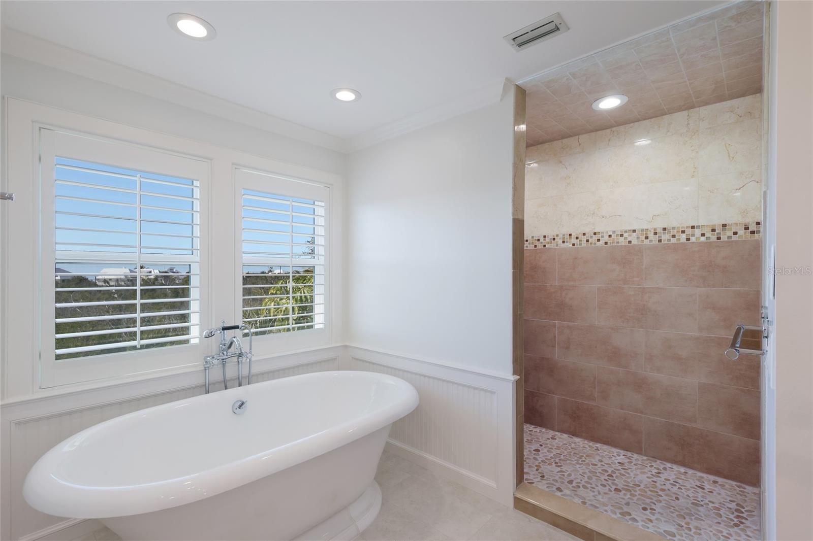 D6148254 Property Photo