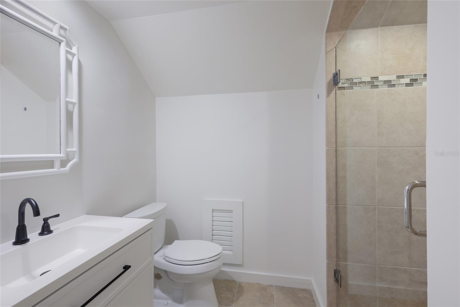 D6148254 Property Photo