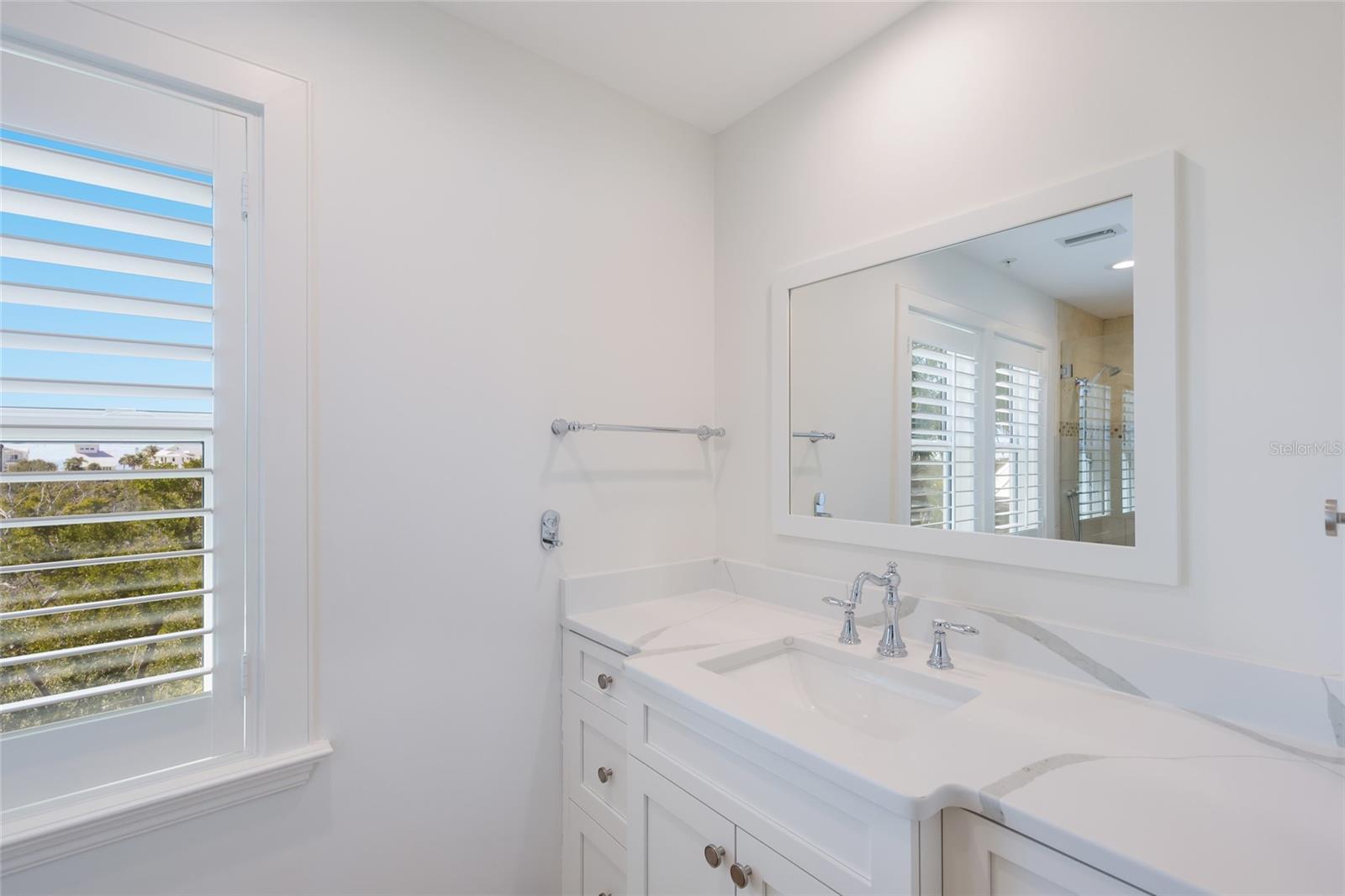D6148254 Property Photo