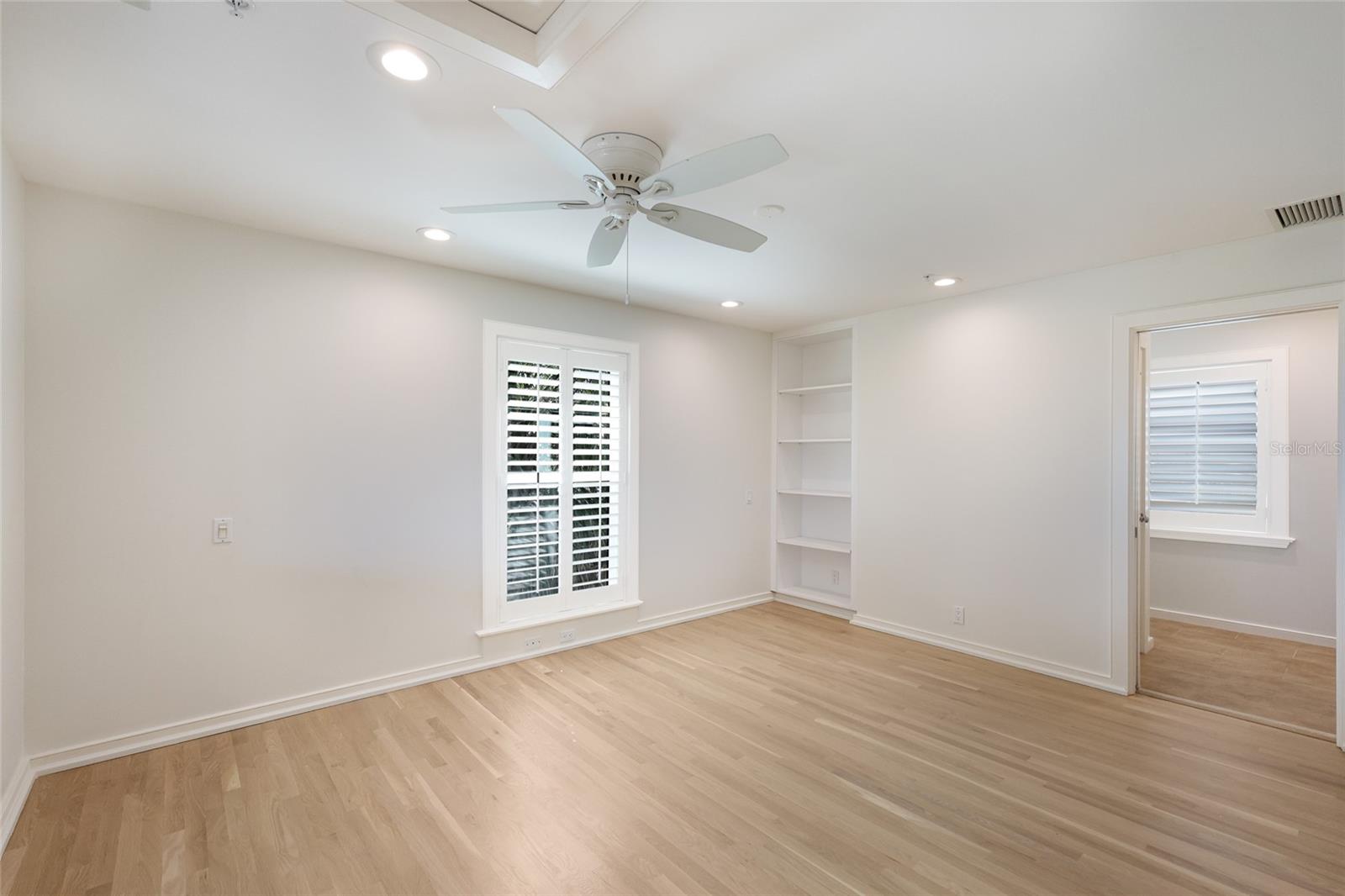 D6148254 Property Photo