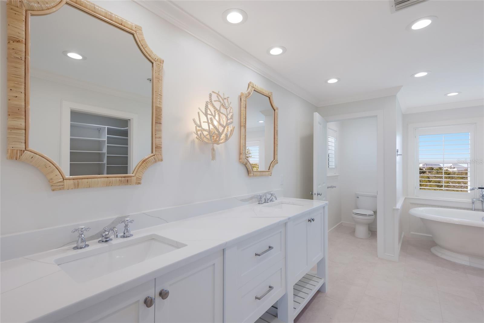 D6148254 Property Photo
