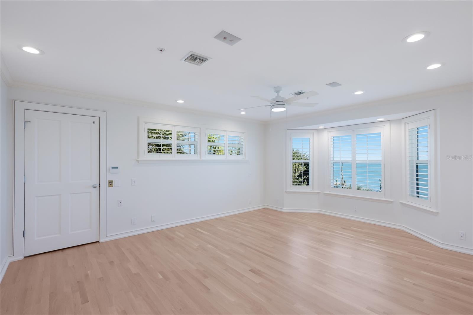 D6148254 Property Photo