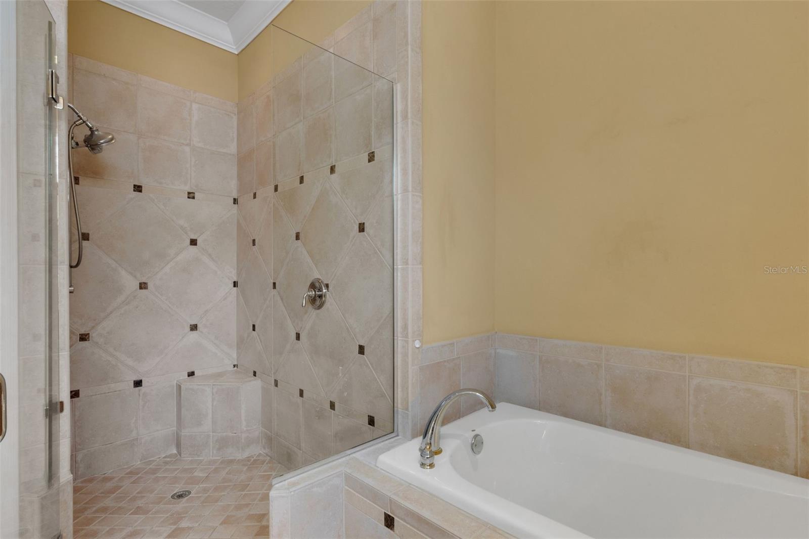 A4701662 Property Photo