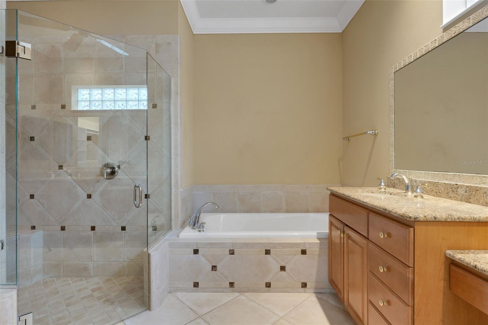 A4701662 Property Photo