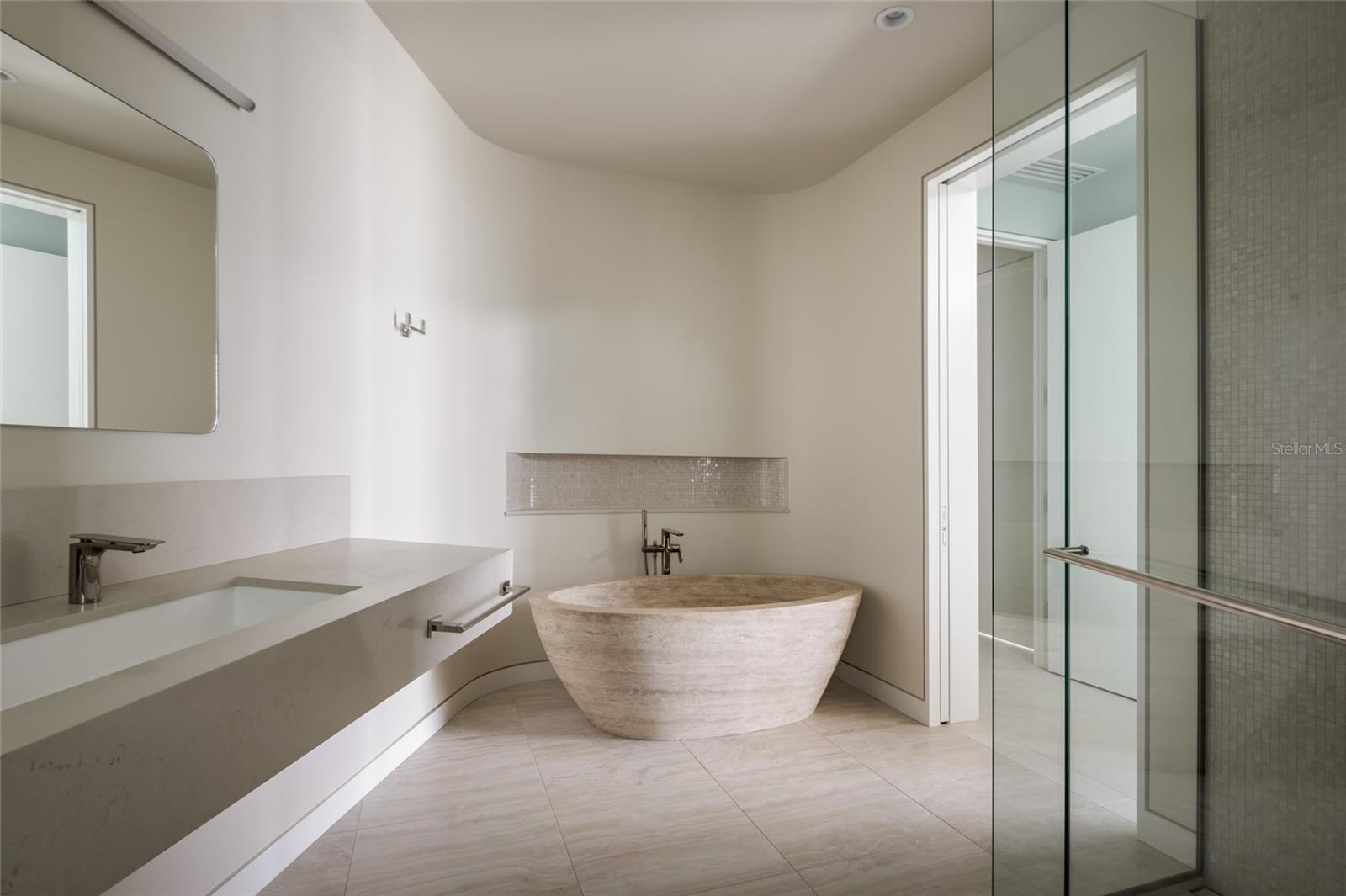 A4701919 Property Photo