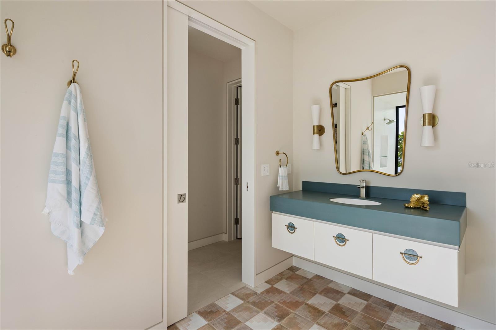 A4701919 Property Photo