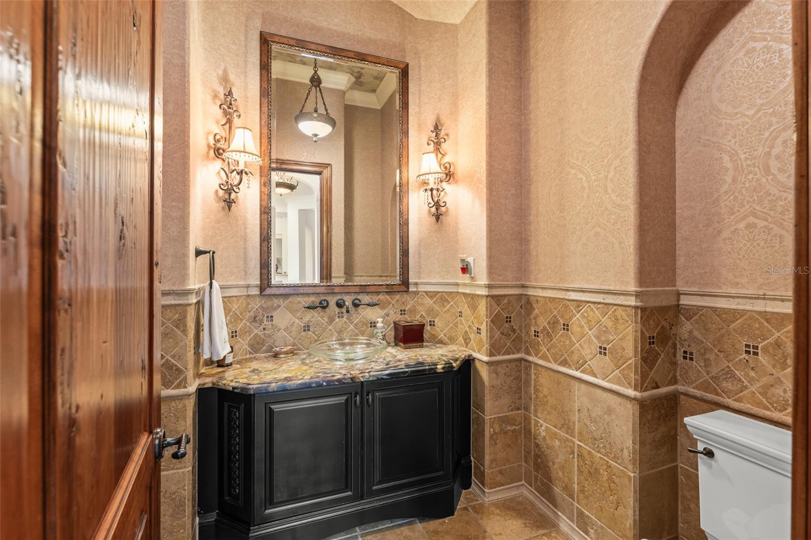O6430931 Property Photo