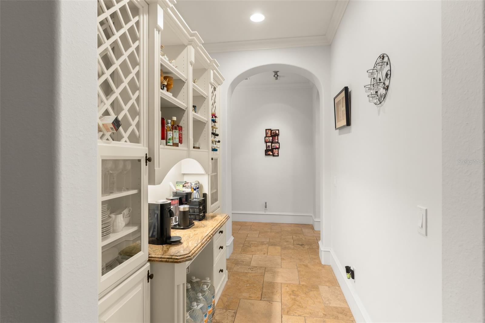 O6430931 Property Photo
