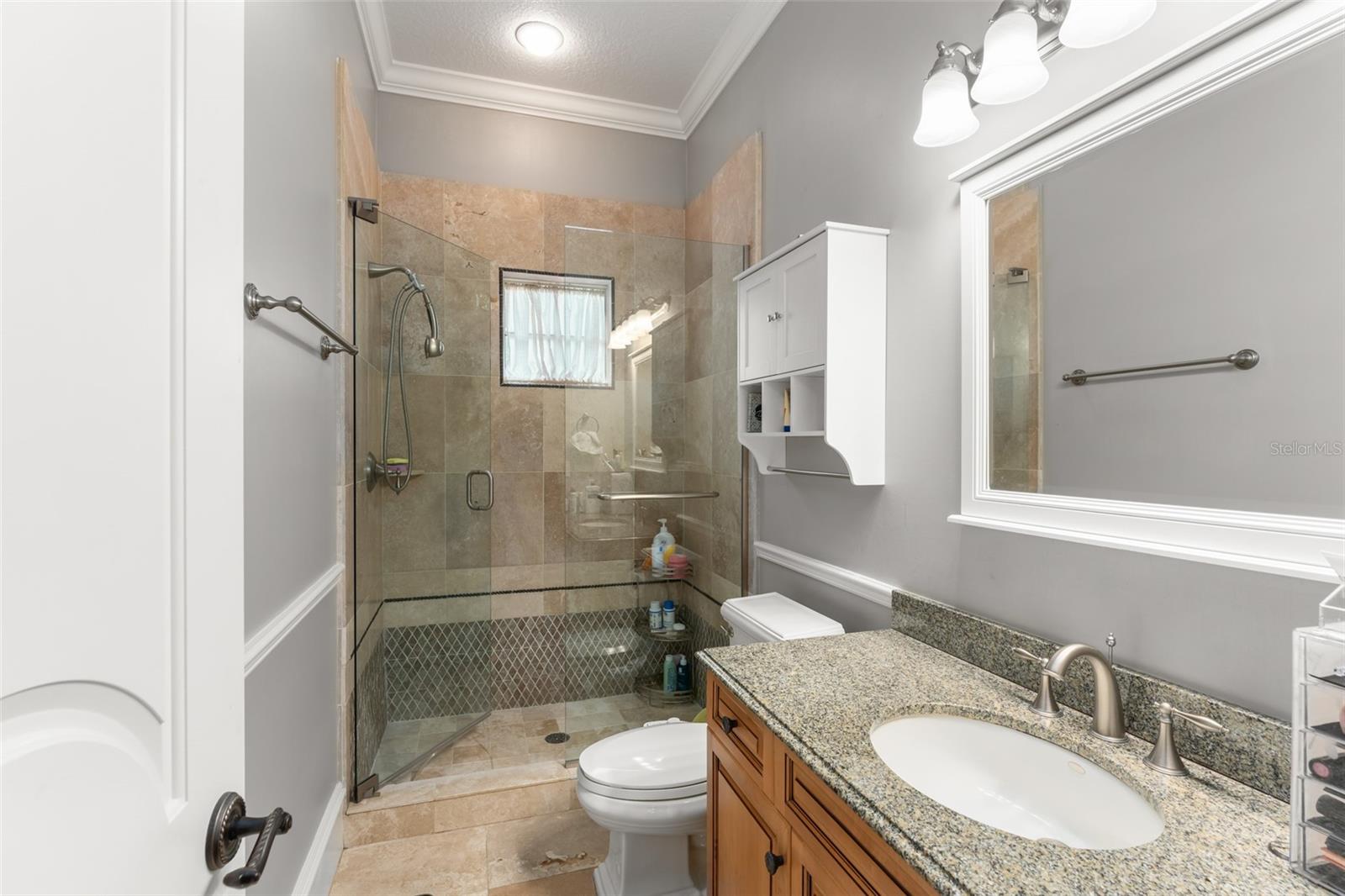 O6430931 Property Photo