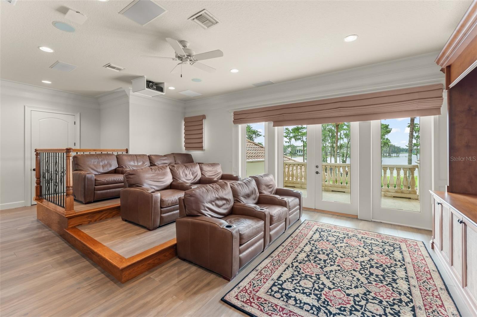 O6430931 Property Photo