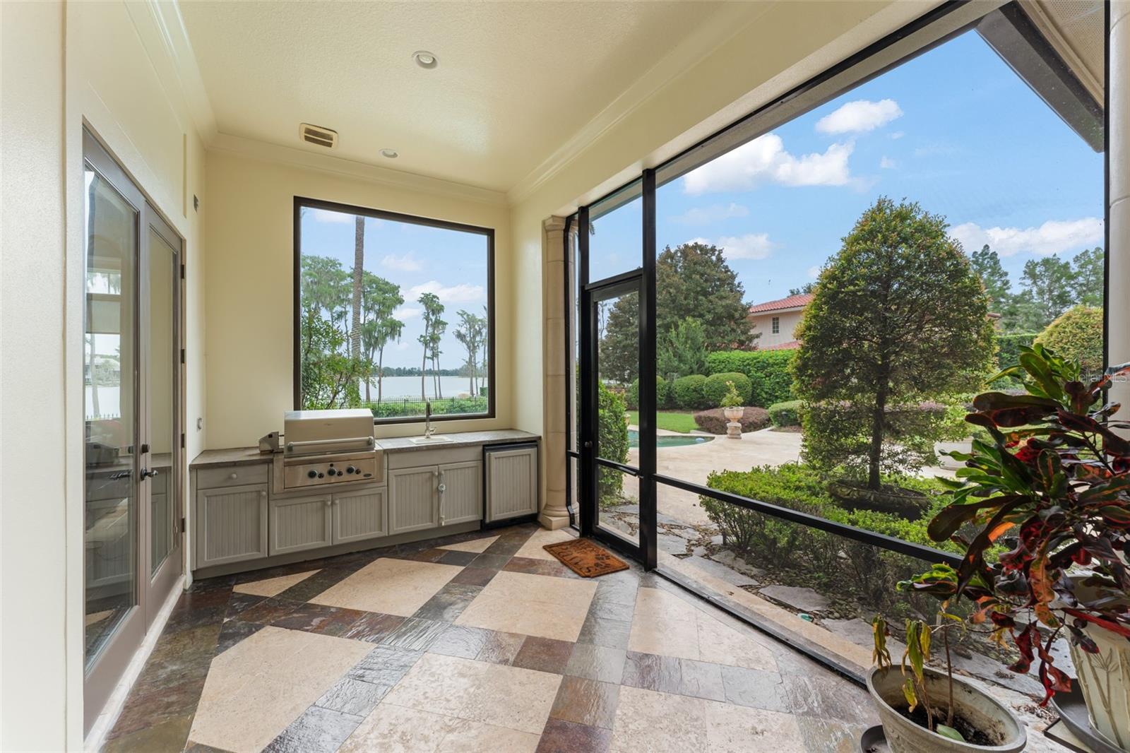 O6430931 Property Photo