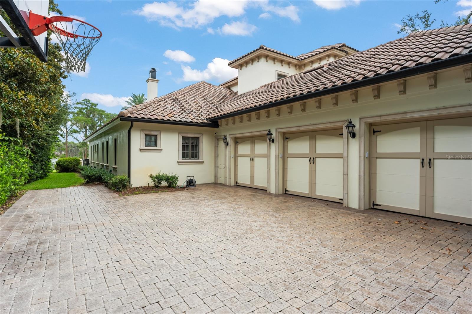 O6430931 Property Photo