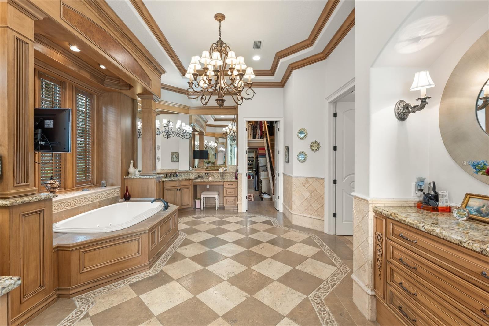 O6430931 Property Photo