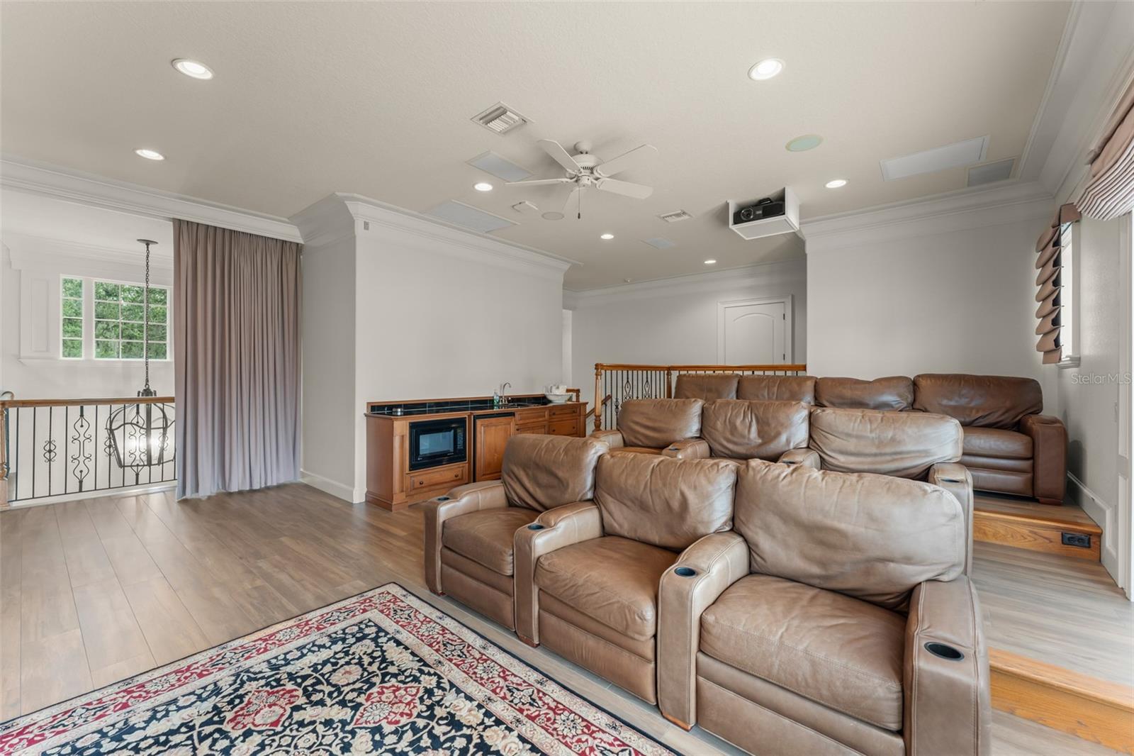 O6430931 Property Photo