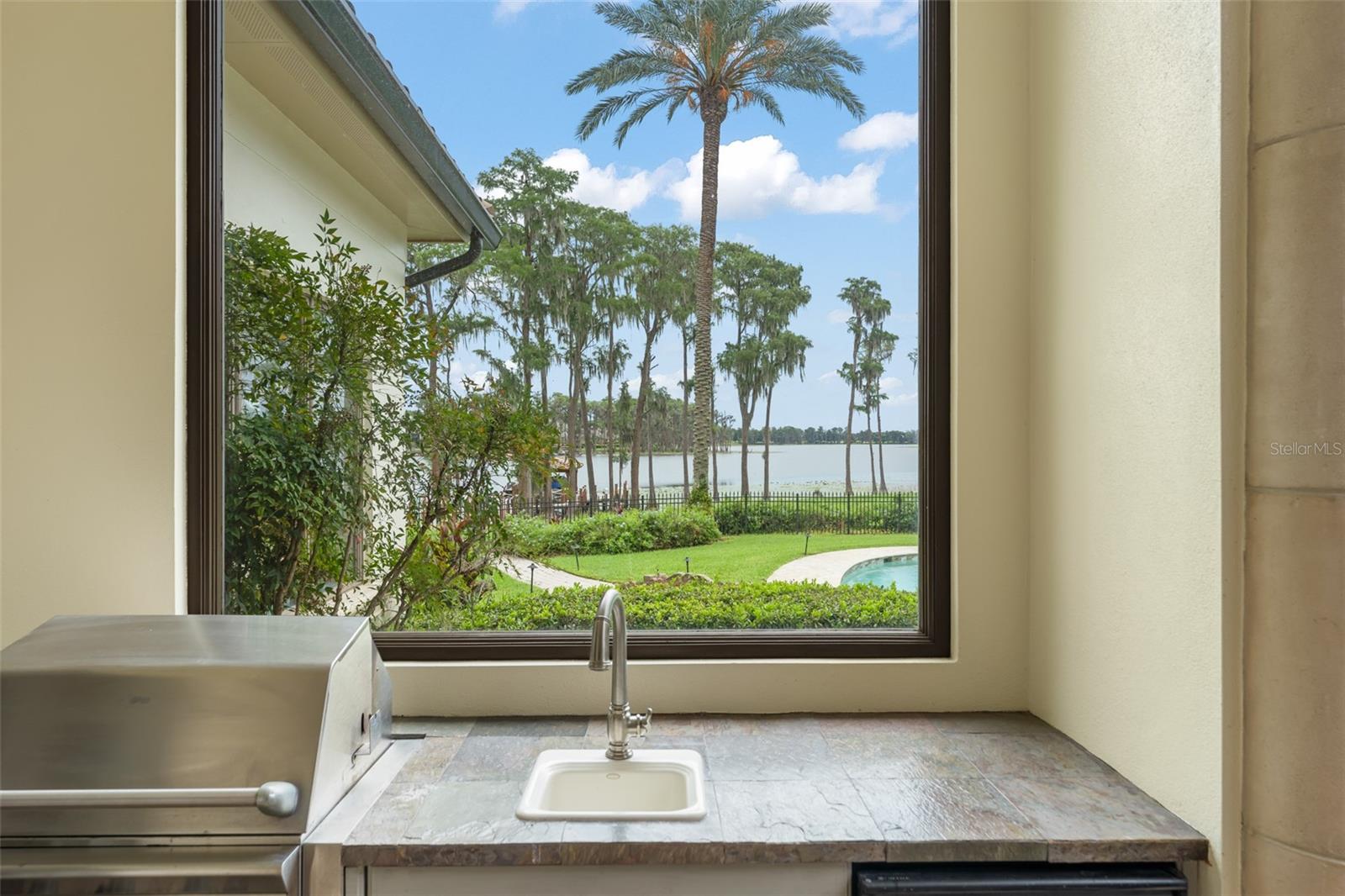 O6430931 Property Photo
