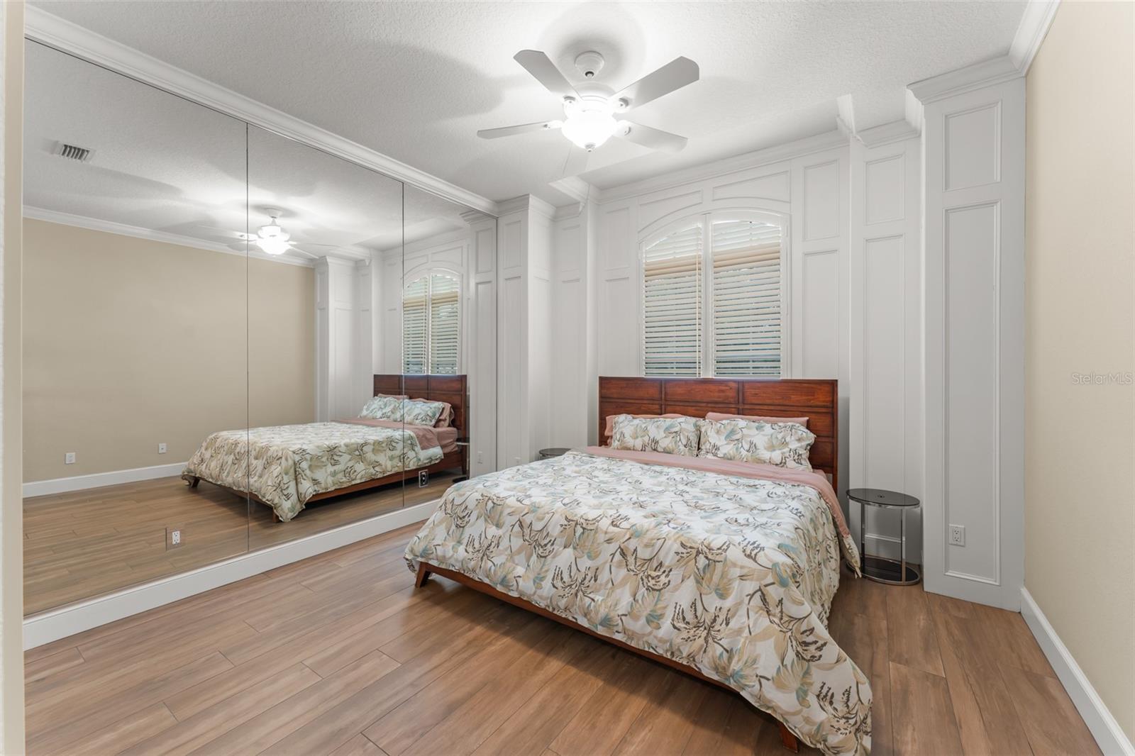 O6430931 Property Photo