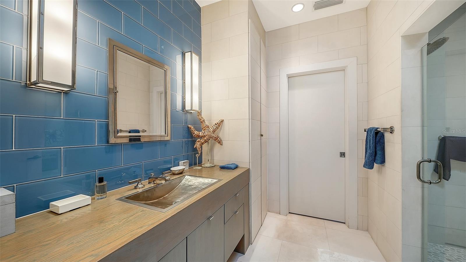 A4702151 Property Photo