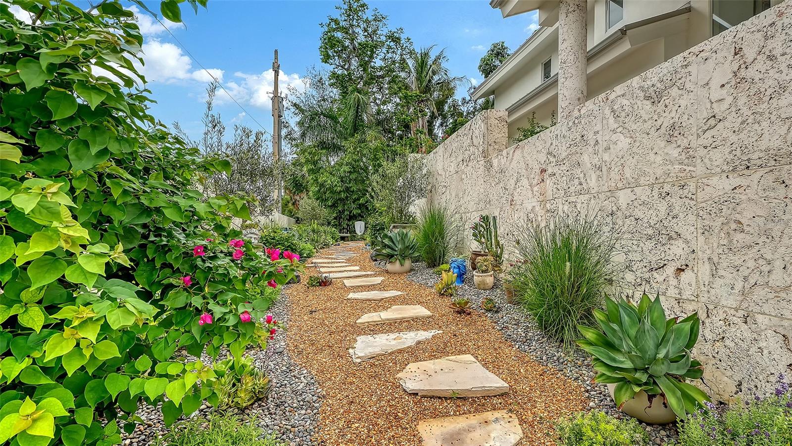 A4702151 Property Photo