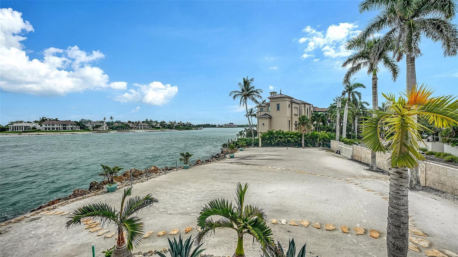 A4702151 Property Photo