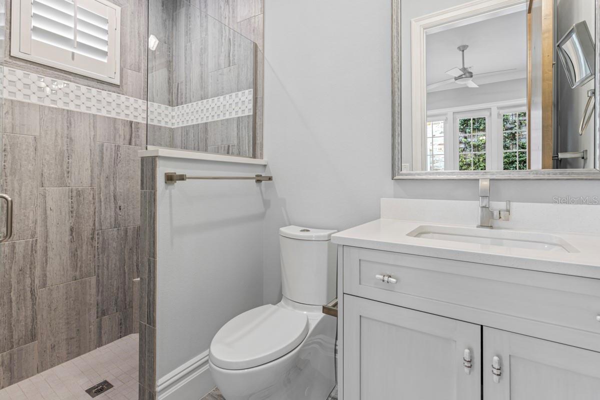 O6431116 Property Photo