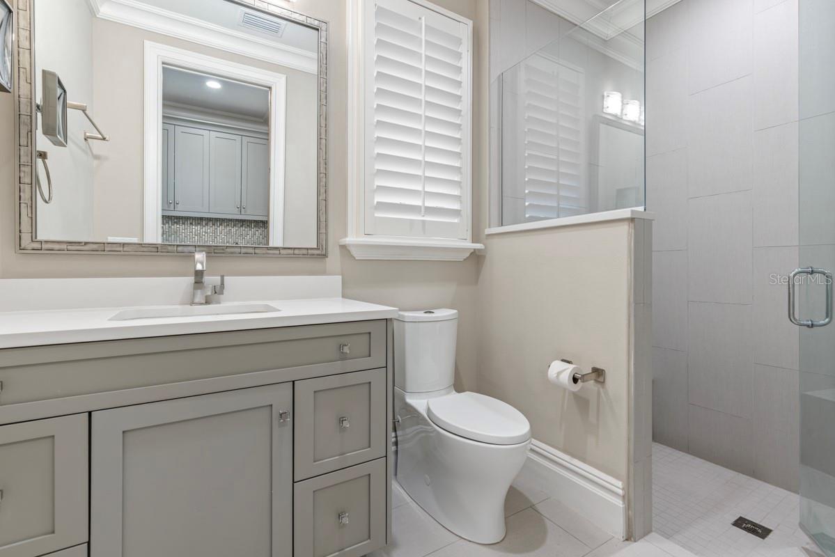 O6431116 Property Photo
