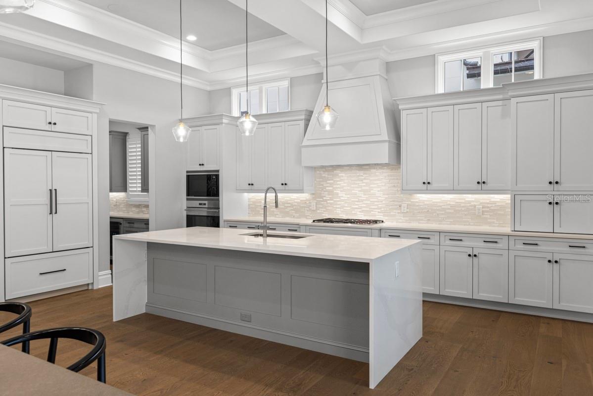 O6431116 Property Photo